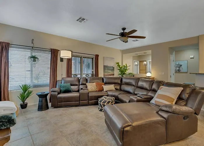 Heatable Pool Outdoor Oasis Amenities Bbq Gilbert