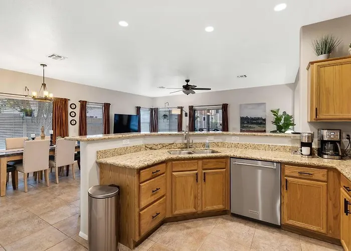 Heatable Pool Outdoor Oasis Amenities Bbq * Gilbert