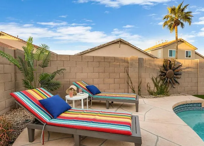 Heatable Pool Outdoor Oasis Amenities Bbq Gilbert