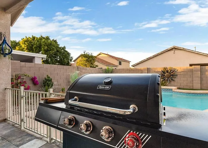 Heatable Pool Outdoor Oasis Amenities Bbq Gilbert